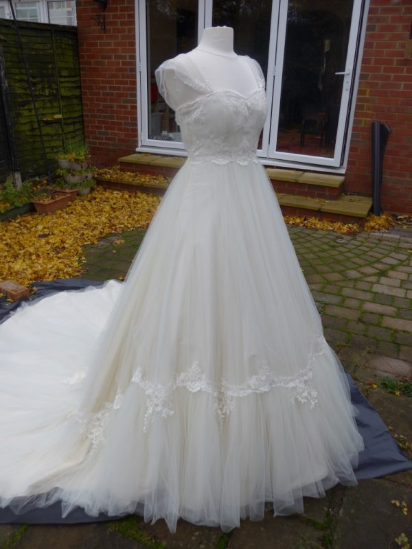 Ivory silk and tulle Wedding dress by Felicity Westmacott