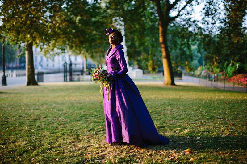 city sunlight bride in the park