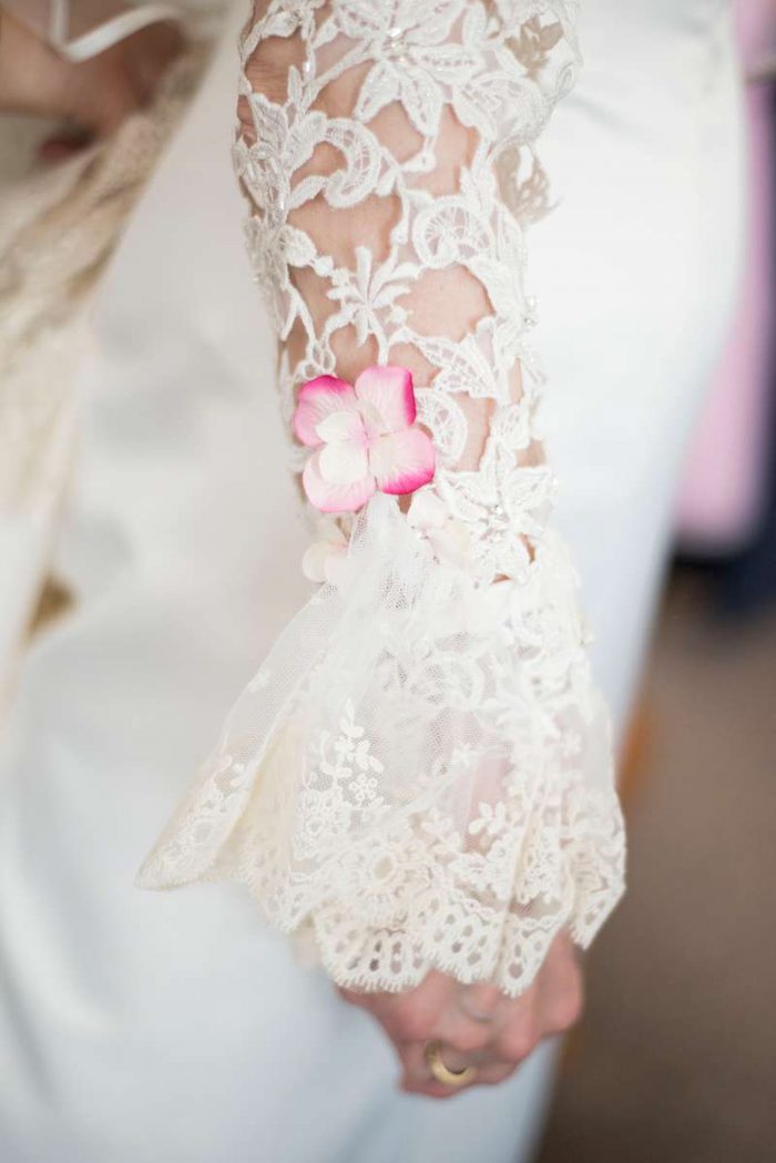 guipure lace sleeve and cuff frill