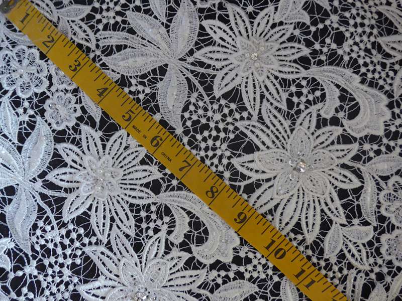 guipure lace large flowers and leaves