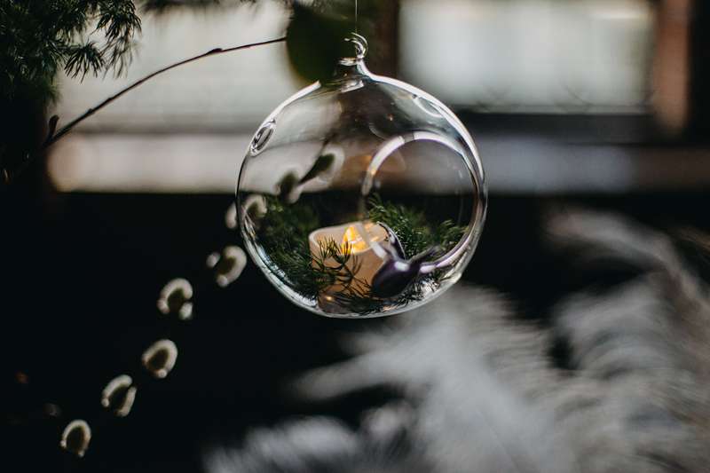 fern terrarium candle flowers wedding idea