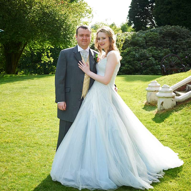 bride and groom coloured wedding dress