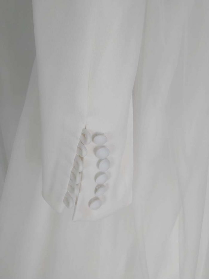 button cuff with rouleau loops