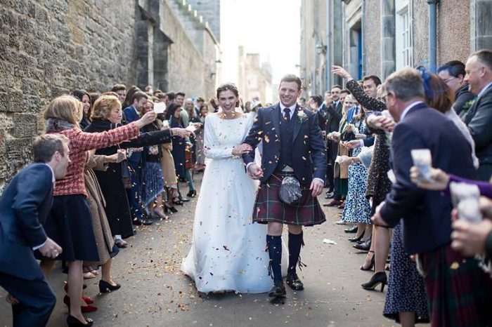 confettis shot modest wedding dress traditional bride