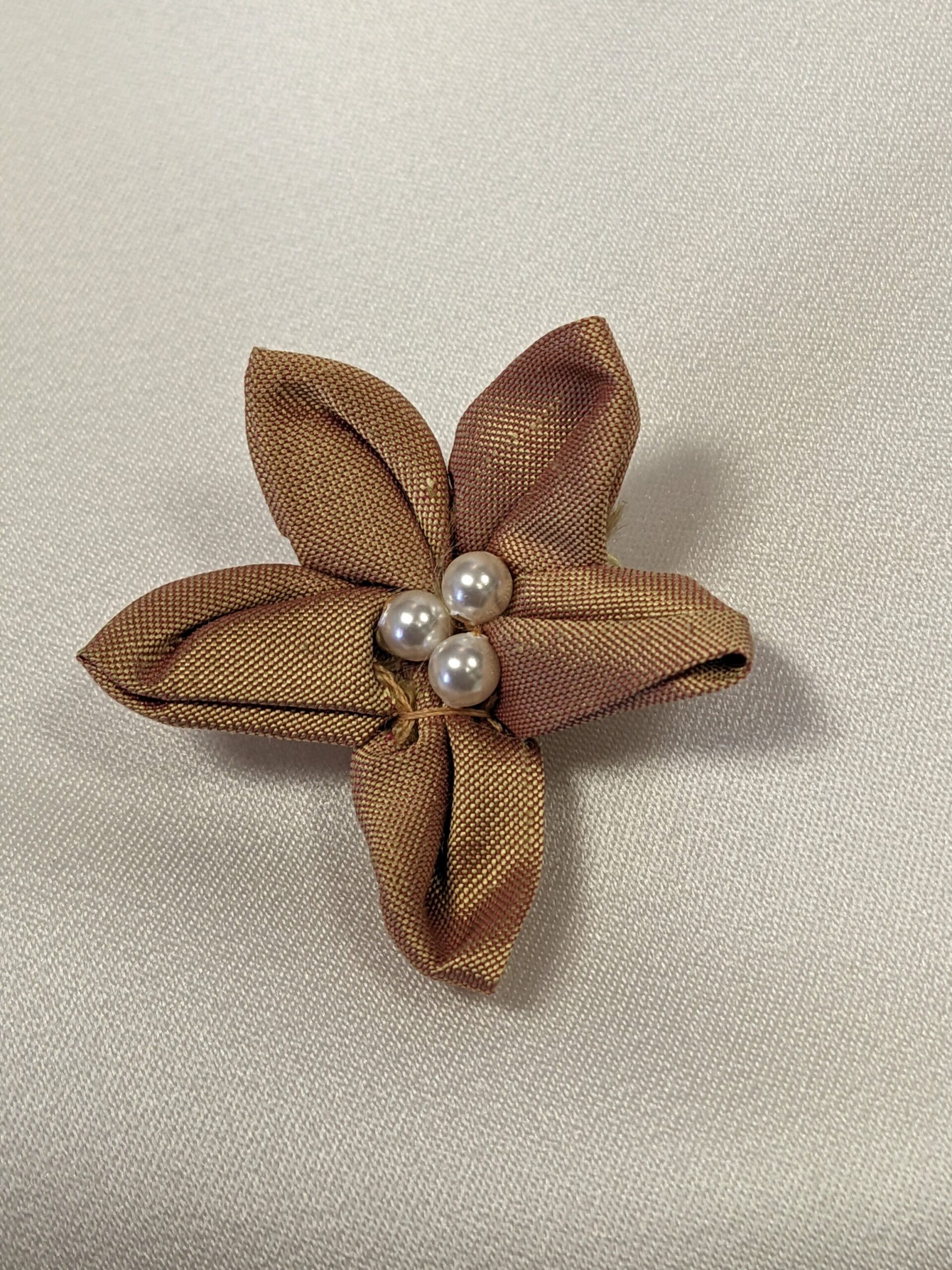 rose gold silk kanzashi flower with pearls detail