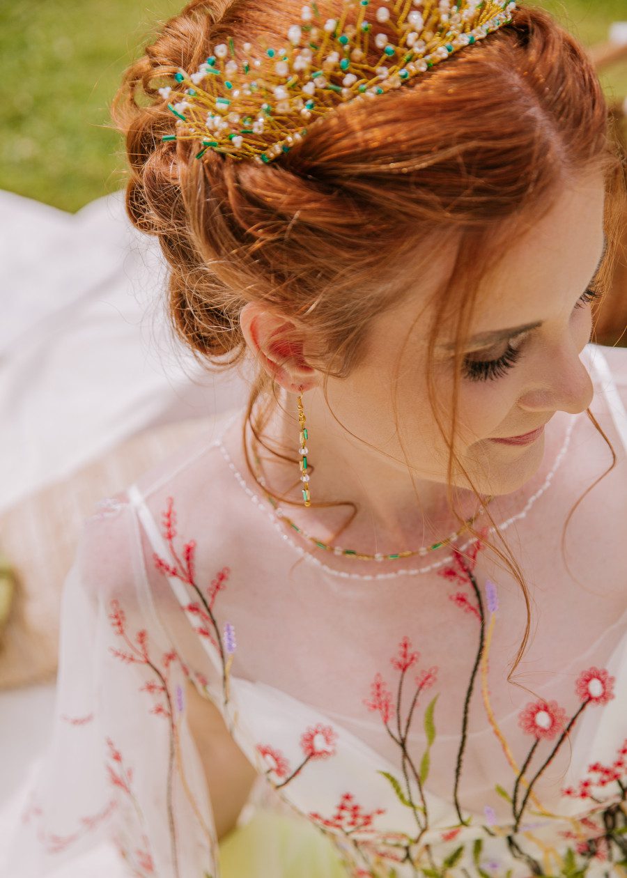 bridal wedding handmade jewellery gold green white beaded tiara crown necklace dangle earrings