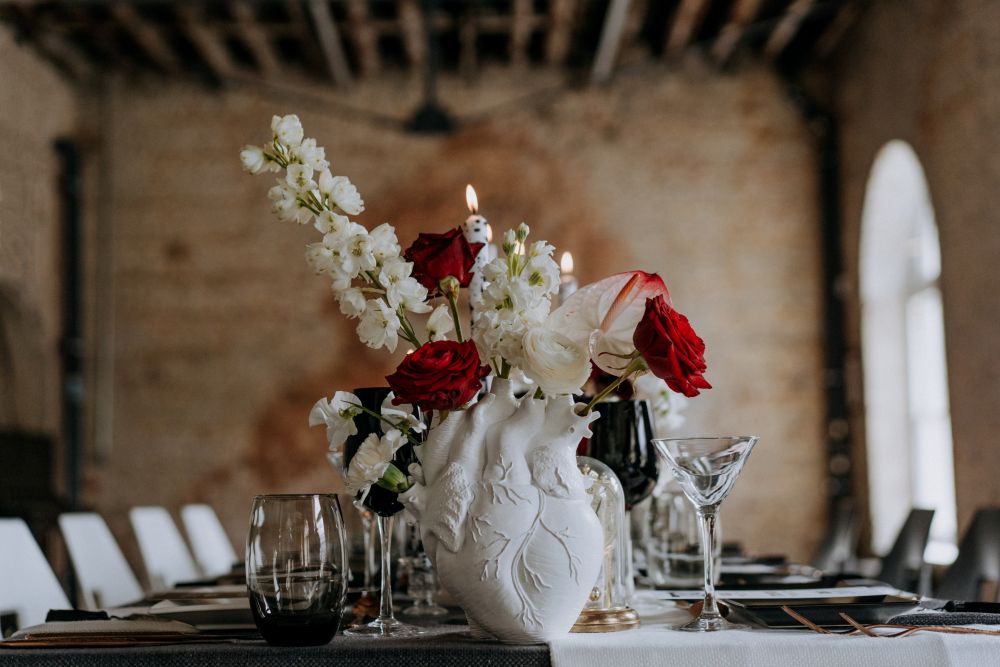 edgy modern wedding table decorations heart vase