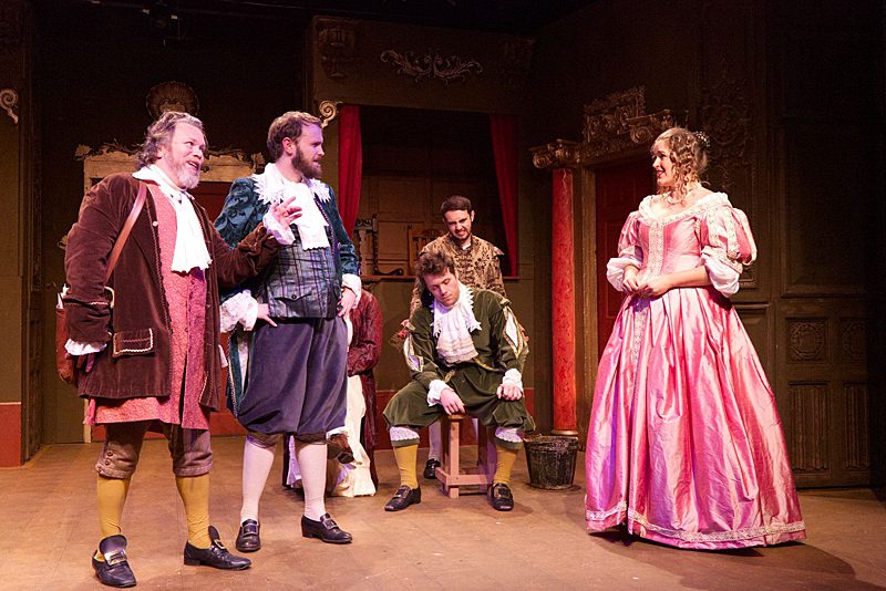 costume Nell Gwynn Restoration pink silk dress with lace
