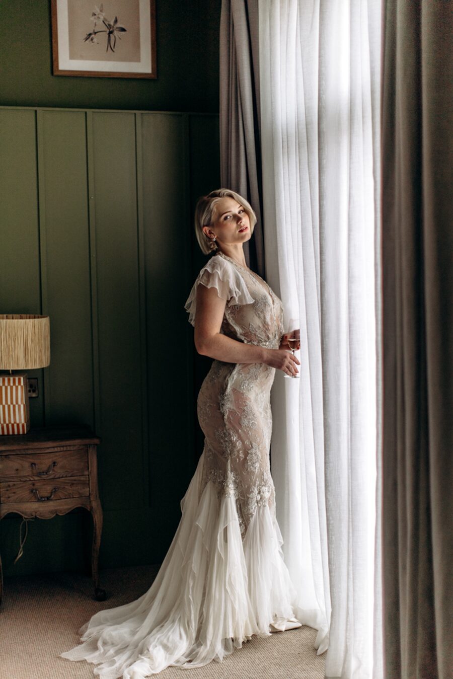 flutter layered short sleeves chiffon wedding dress marilyn monroe blonde bombshell modern bride