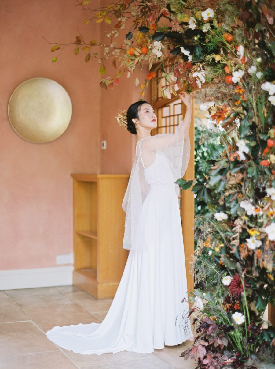 simple beautiful east asian summer spring hot weather wedding dress