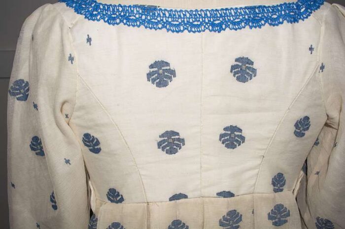 back bodice curved seams