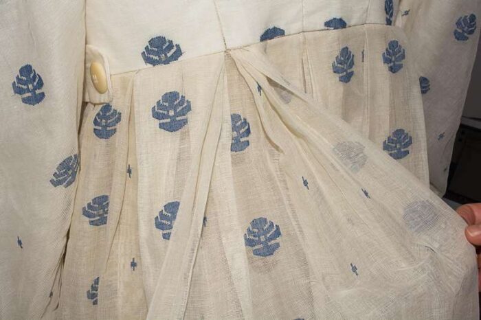 box pleats on back skirt seam