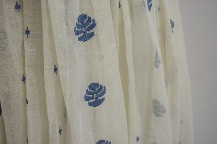 jamdami muslin fabric tiger's foot woven design