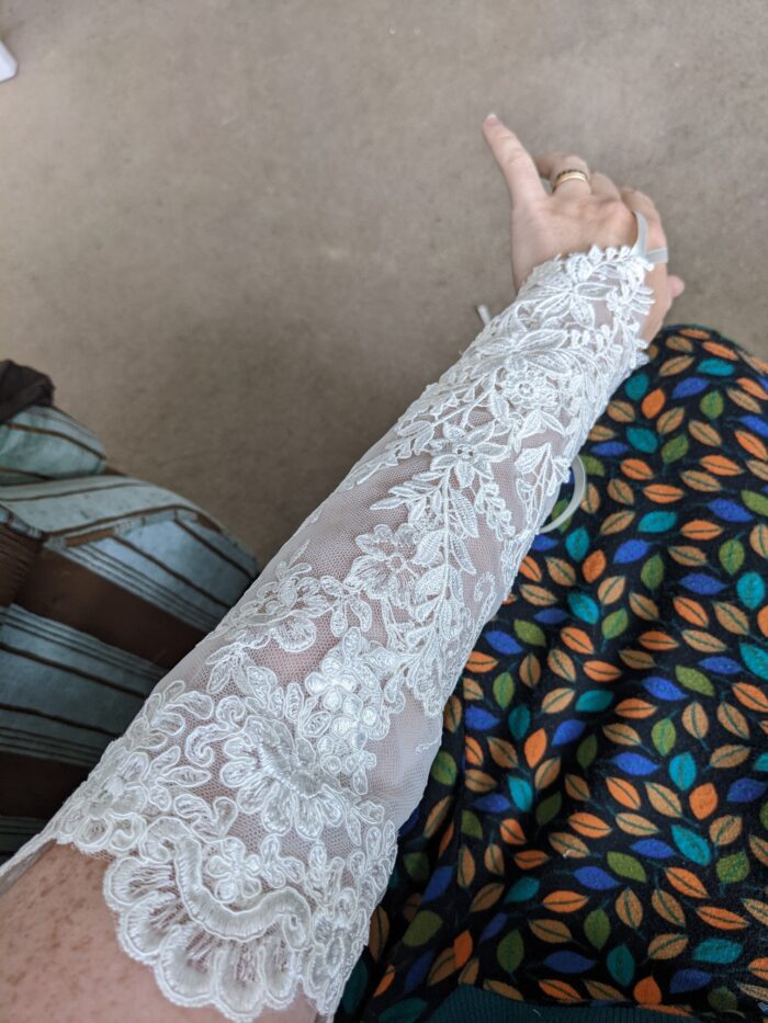 scallop edge lace on bridal sleeves